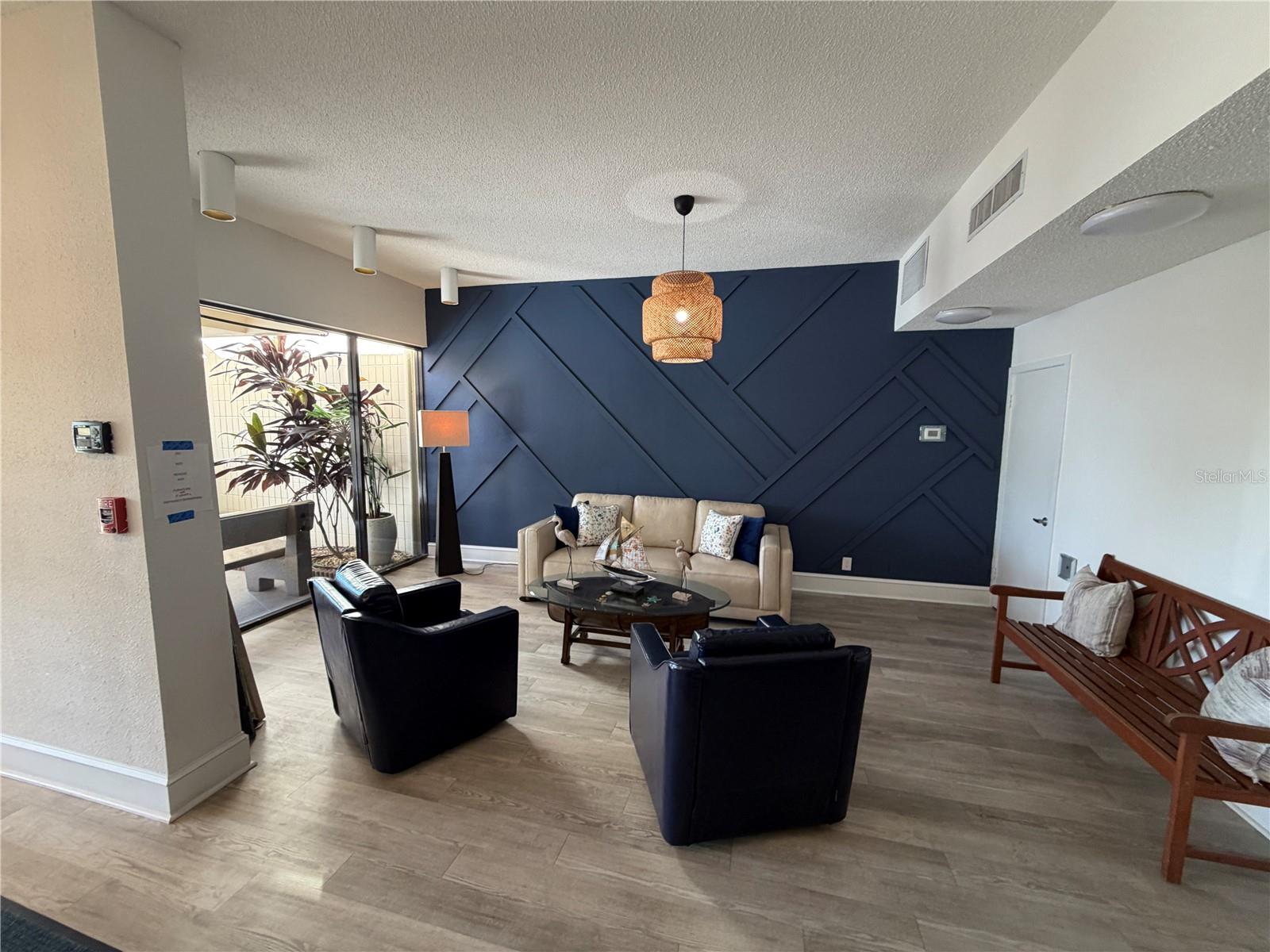 7400 SUN ISLAND DRIVE S 103