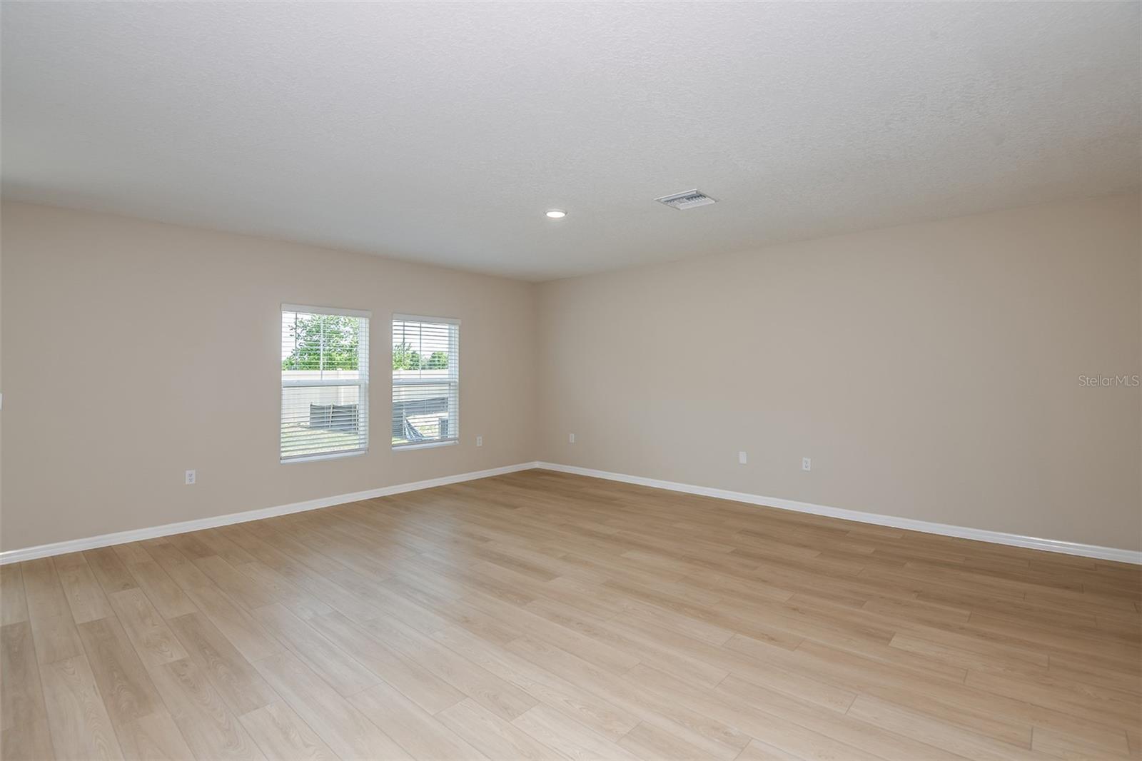 TWO RIVERS - Residential