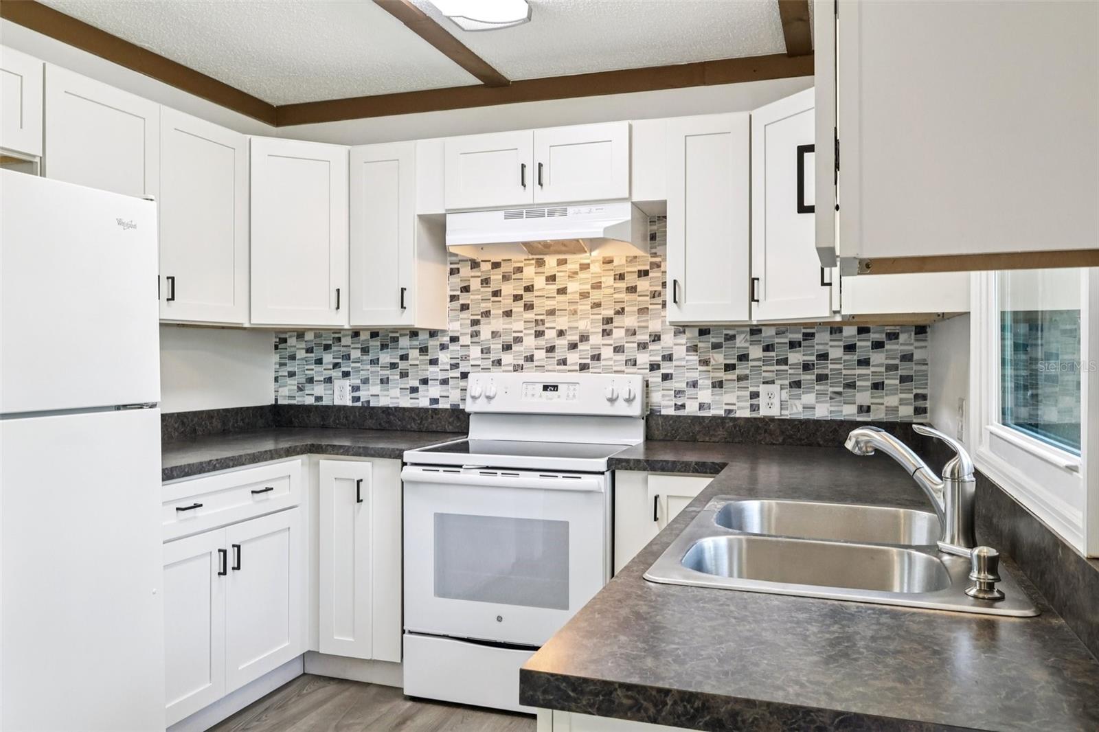 BUSHNELL PARK 28 - Residential