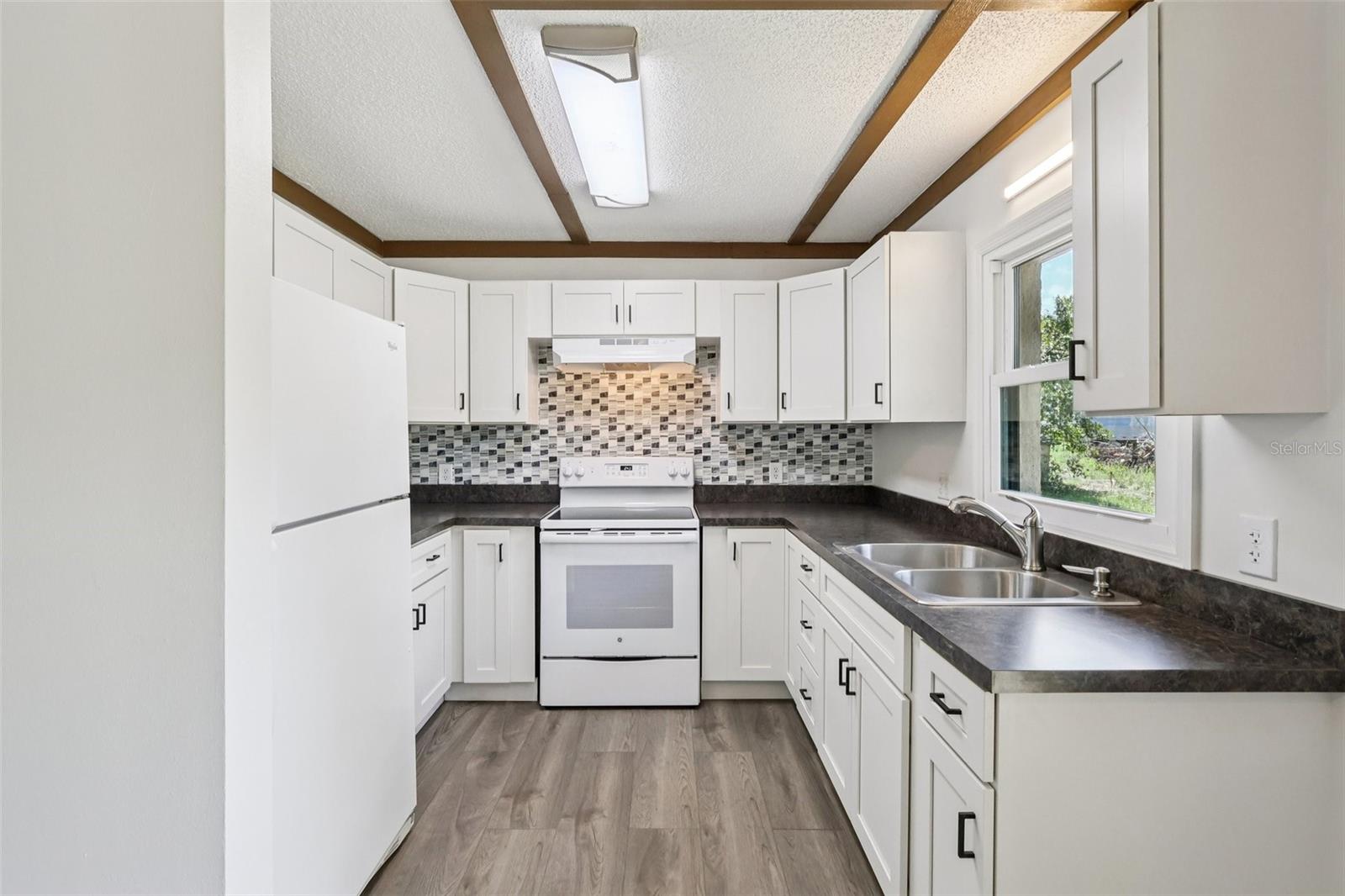 BUSHNELL PARK 28 - Residential