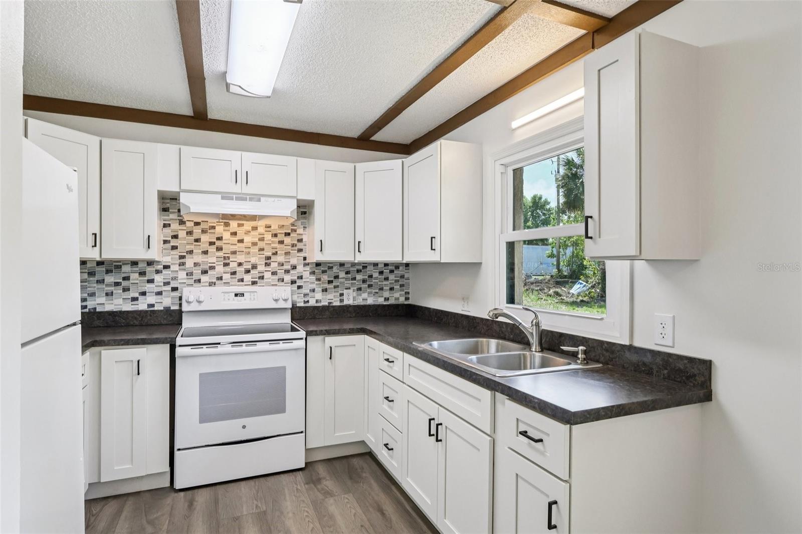 BUSHNELL PARK 28 - Residential