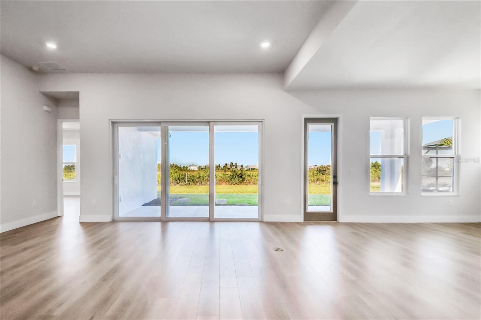 PALMERA AT WELLEN PARK - Residential