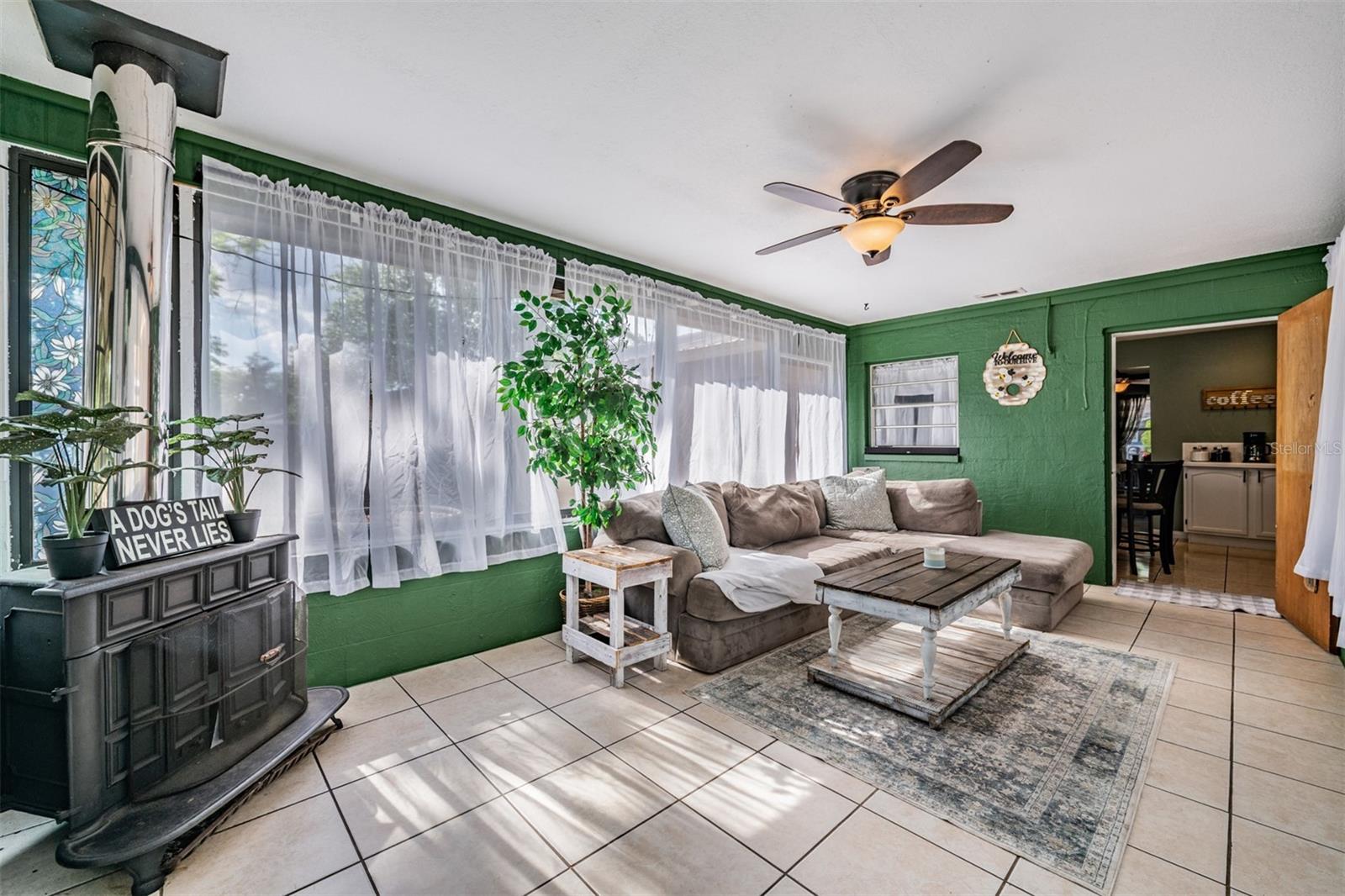 EASY ACRES - Residential
