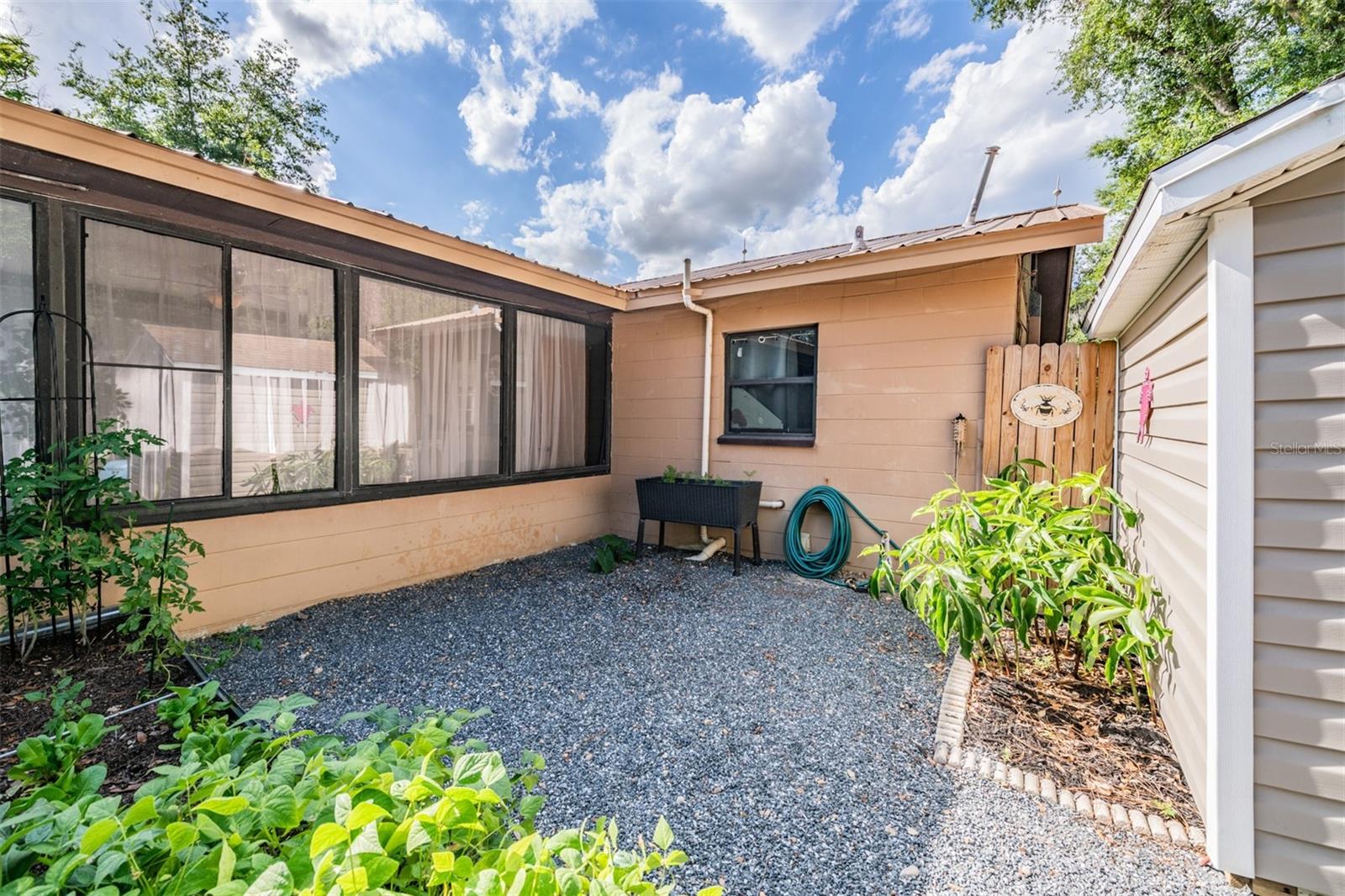 EASY ACRES - Residential