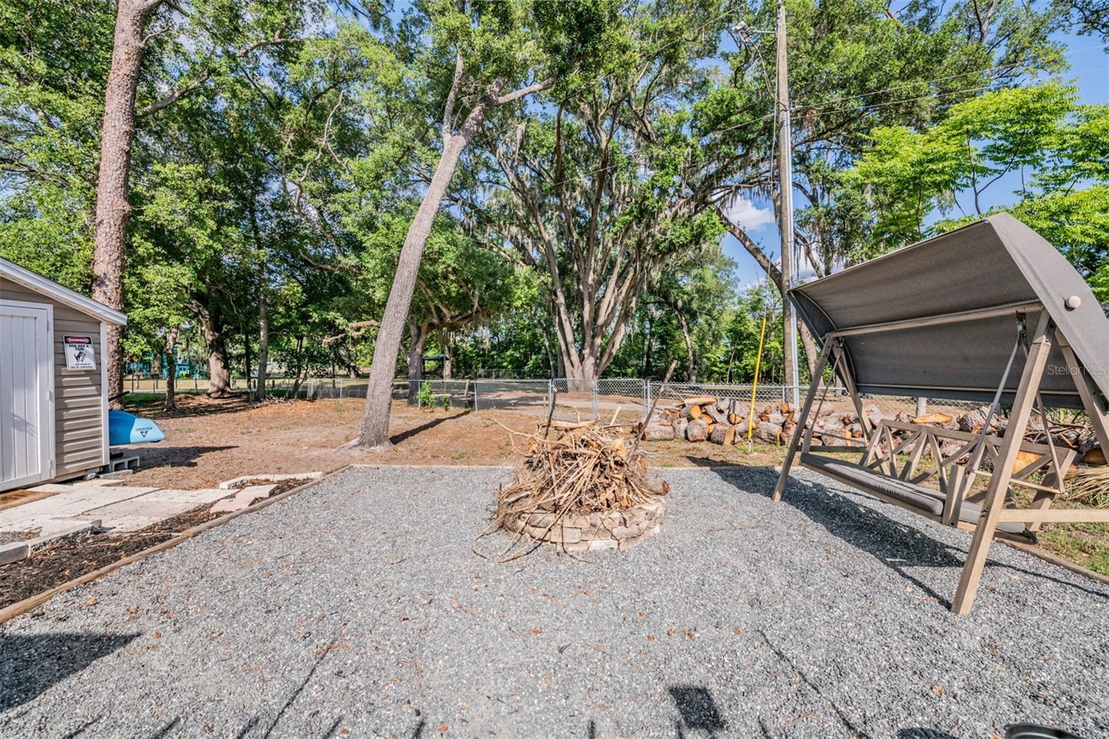 EASY ACRES - Residential
