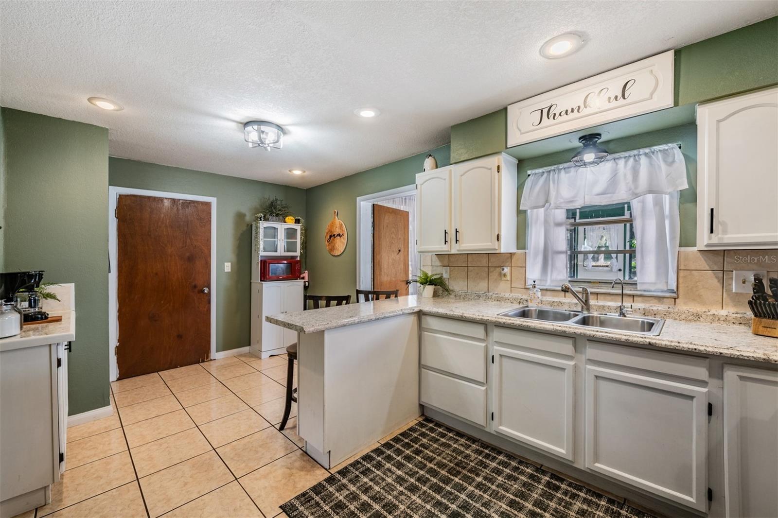 EASY ACRES - Residential