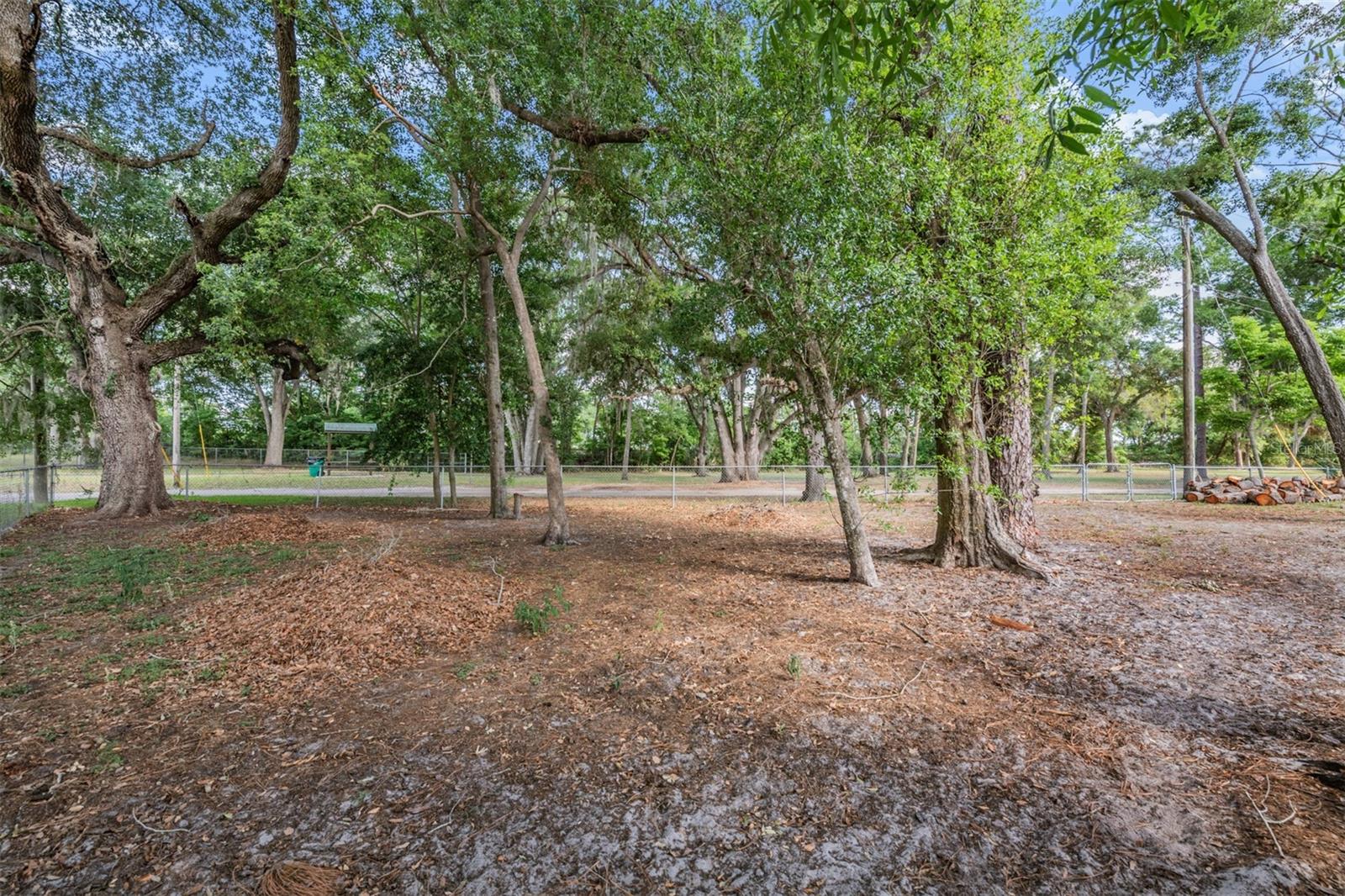 EASY ACRES - Residential