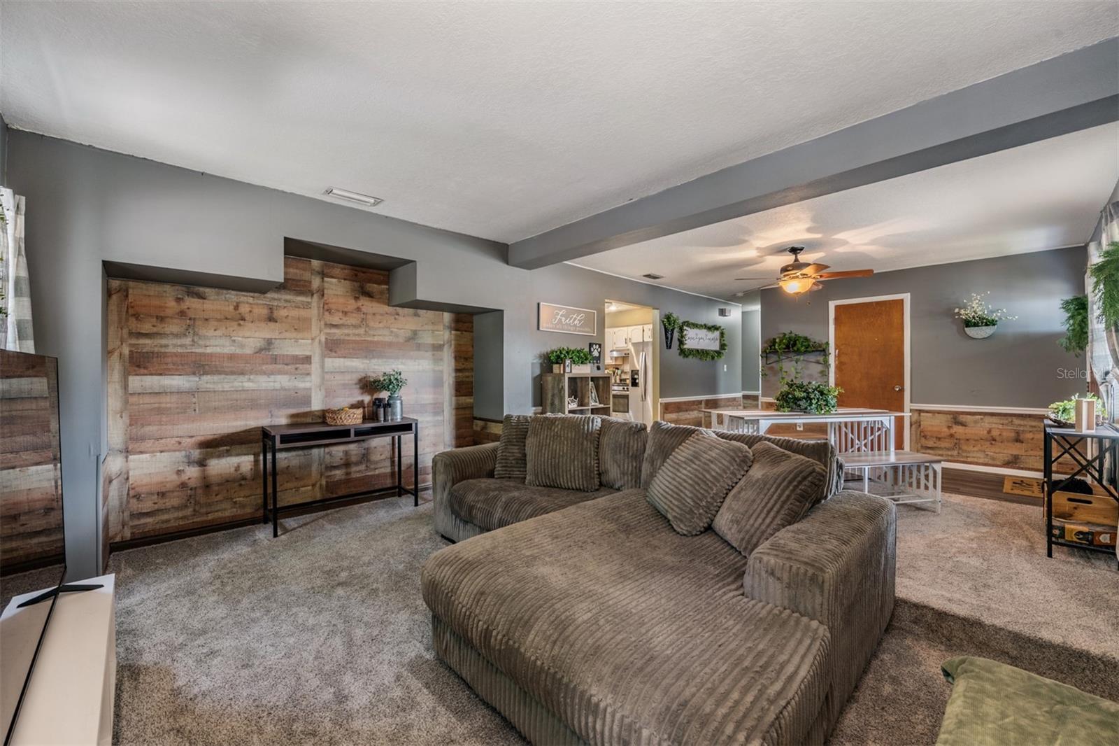 EASY ACRES - Residential