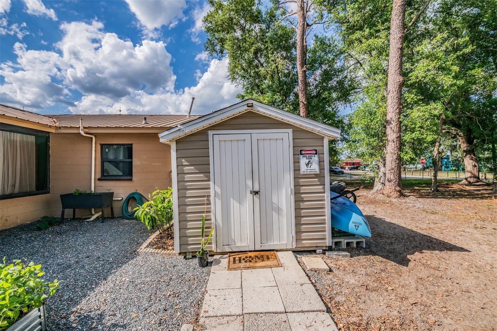 EASY ACRES - Residential