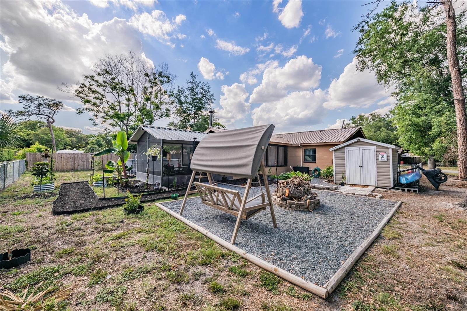 EASY ACRES - Residential
