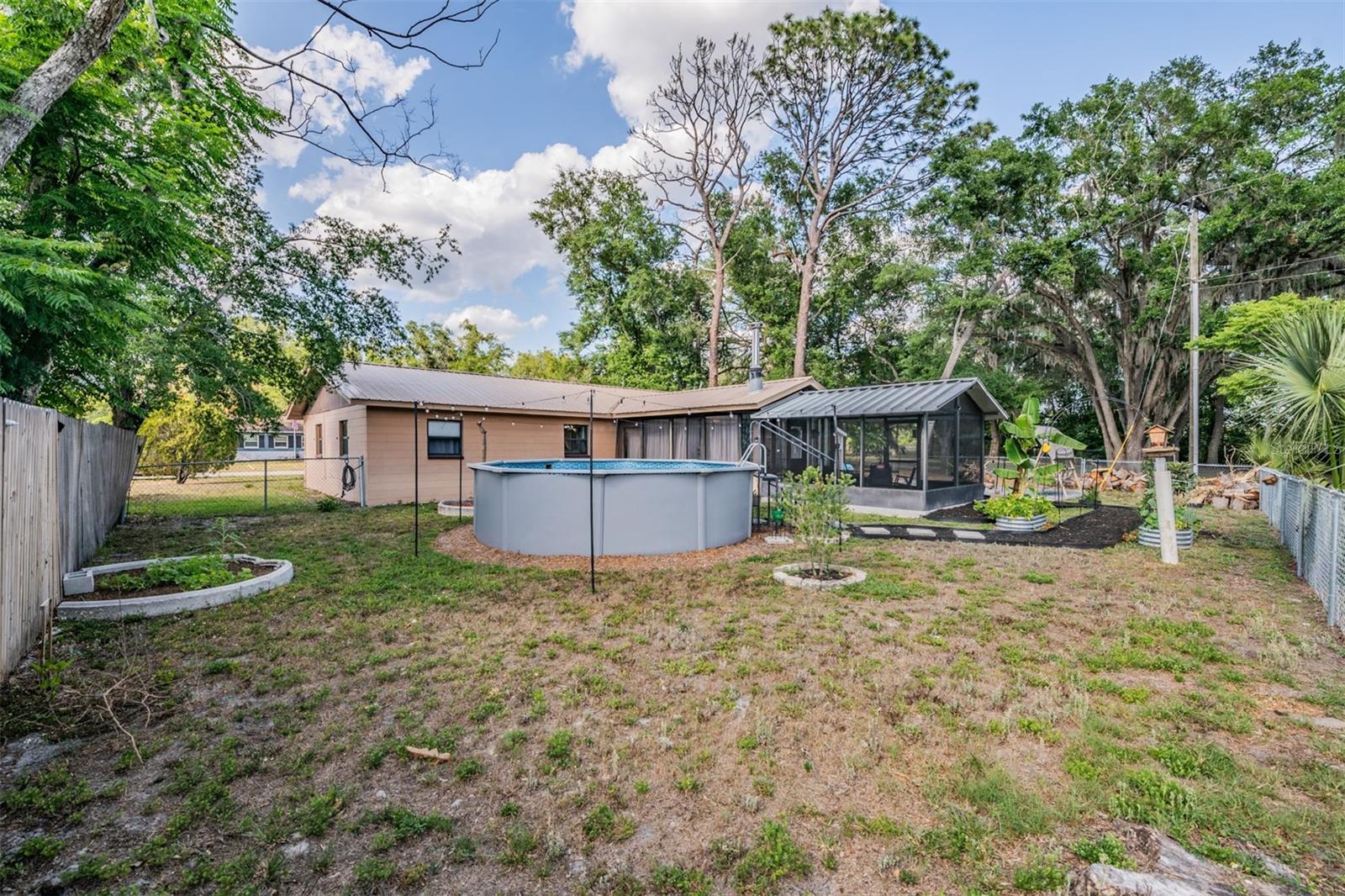 EASY ACRES - Residential