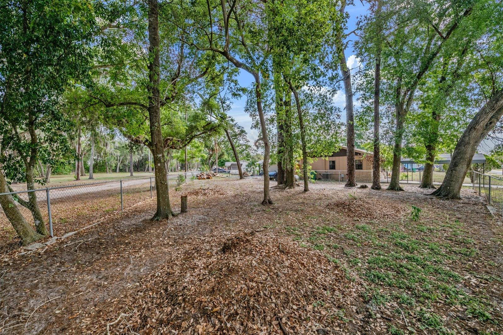 EASY ACRES - Residential