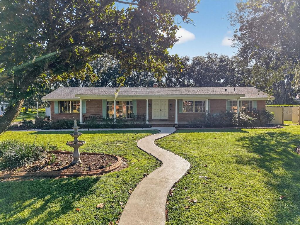 Photo of 639 Howard Avenue, Lakeland, FL 33815 (MLS # TB8431851)