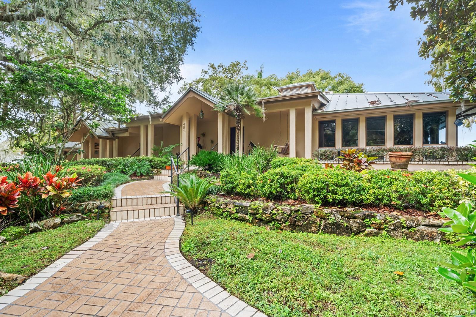 LAKE MAITLAND POINT X/8 LOT 1 - Residential