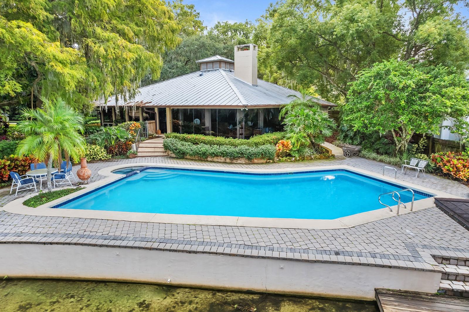 LAKE MAITLAND POINT X/8 LOT 1 - Residential