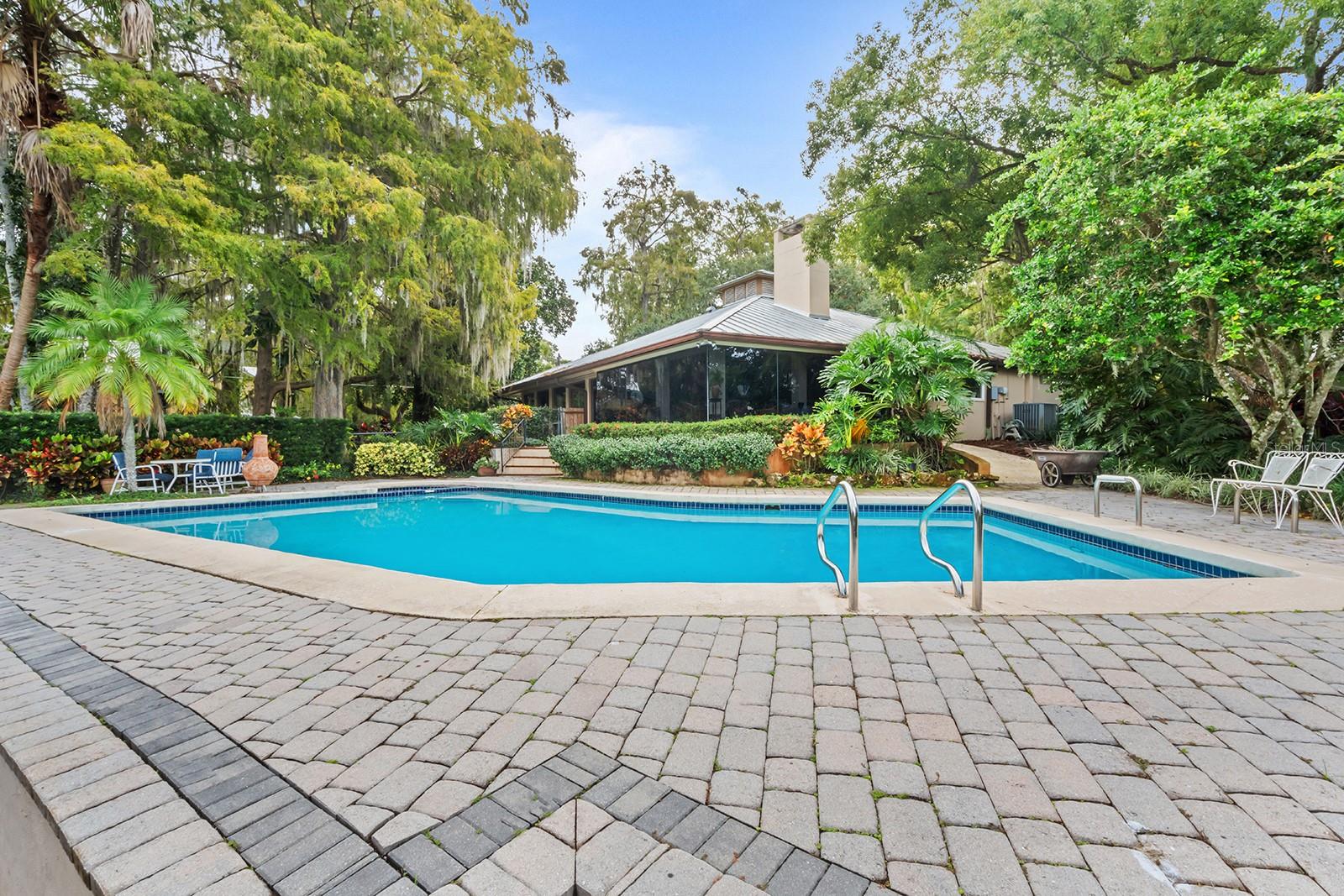 LAKE MAITLAND POINT X/8 LOT 1 - Residential