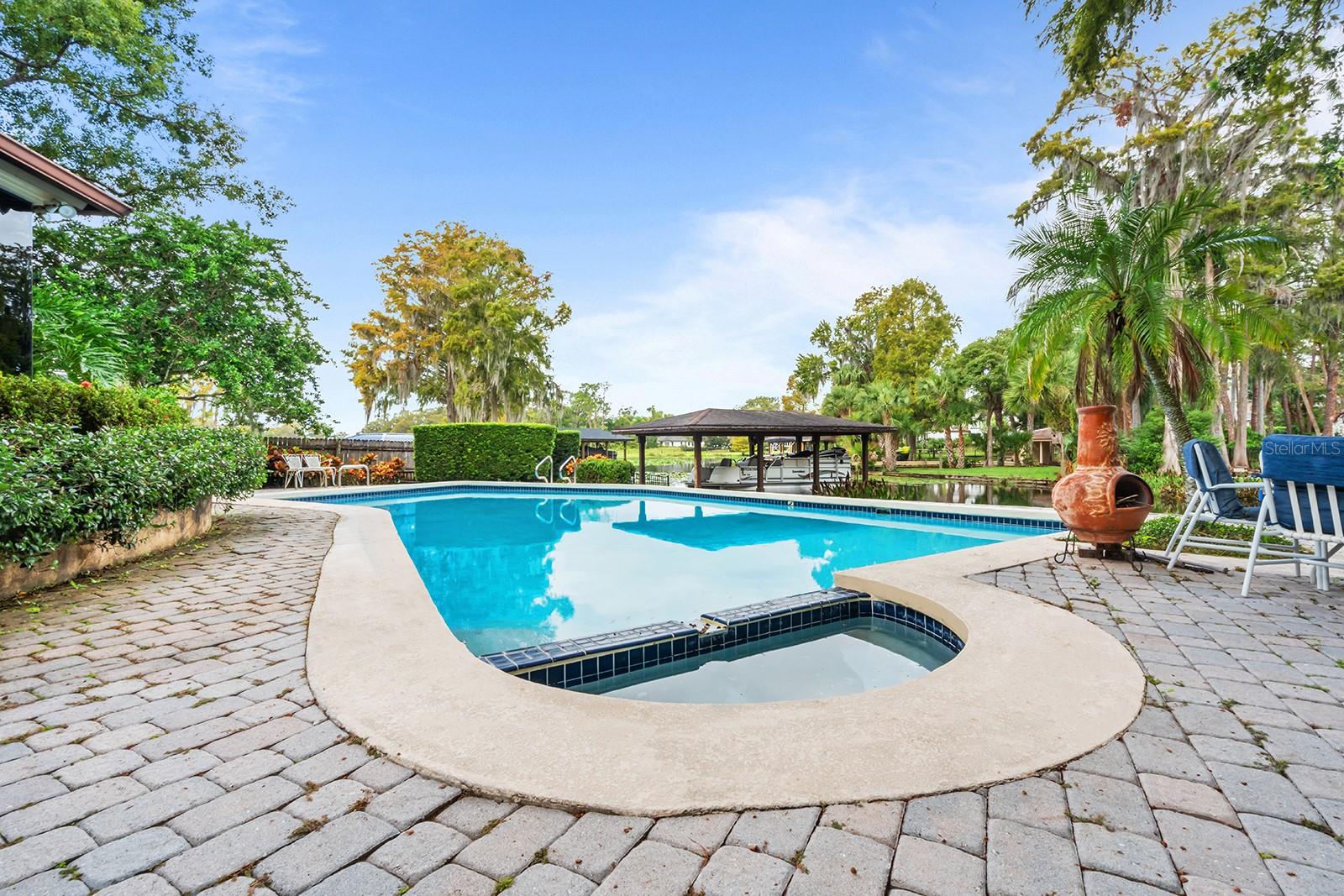 LAKE MAITLAND POINT X/8 LOT 1 - Residential