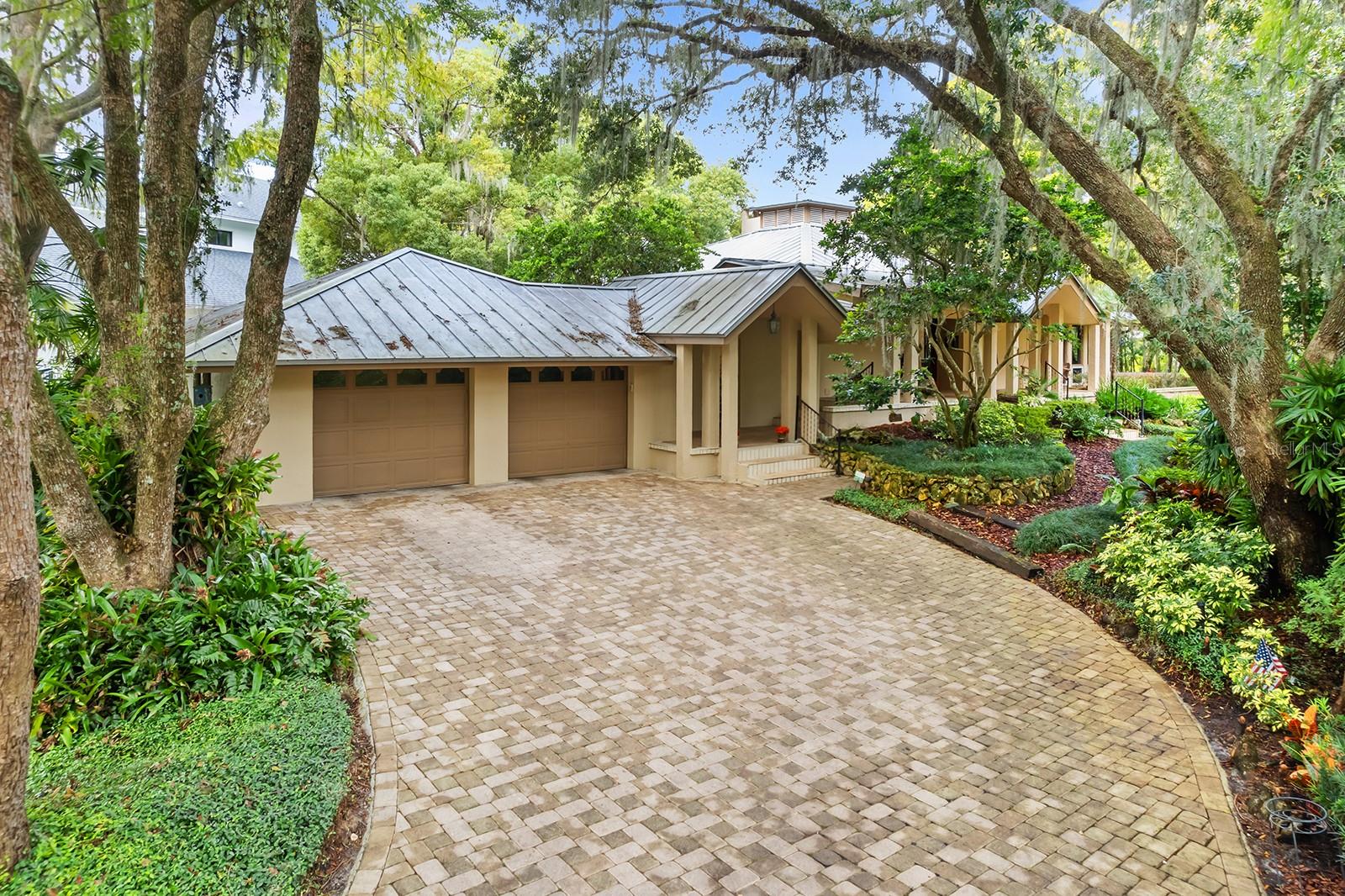 LAKE MAITLAND POINT X/8 LOT 1 - Residential