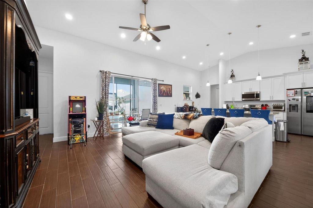 Photo of 4950 Pall Mall Street E, Kissimmee, FL 34758 (MLS # O6387730)