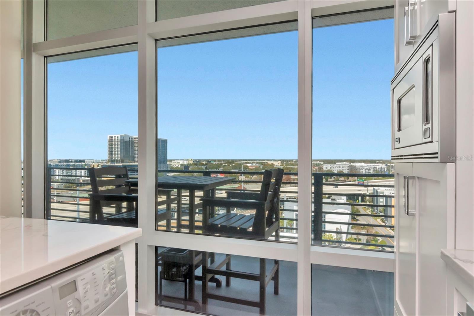 GRAND CENTRAL AT KENNEDY RESID - Residential Lease