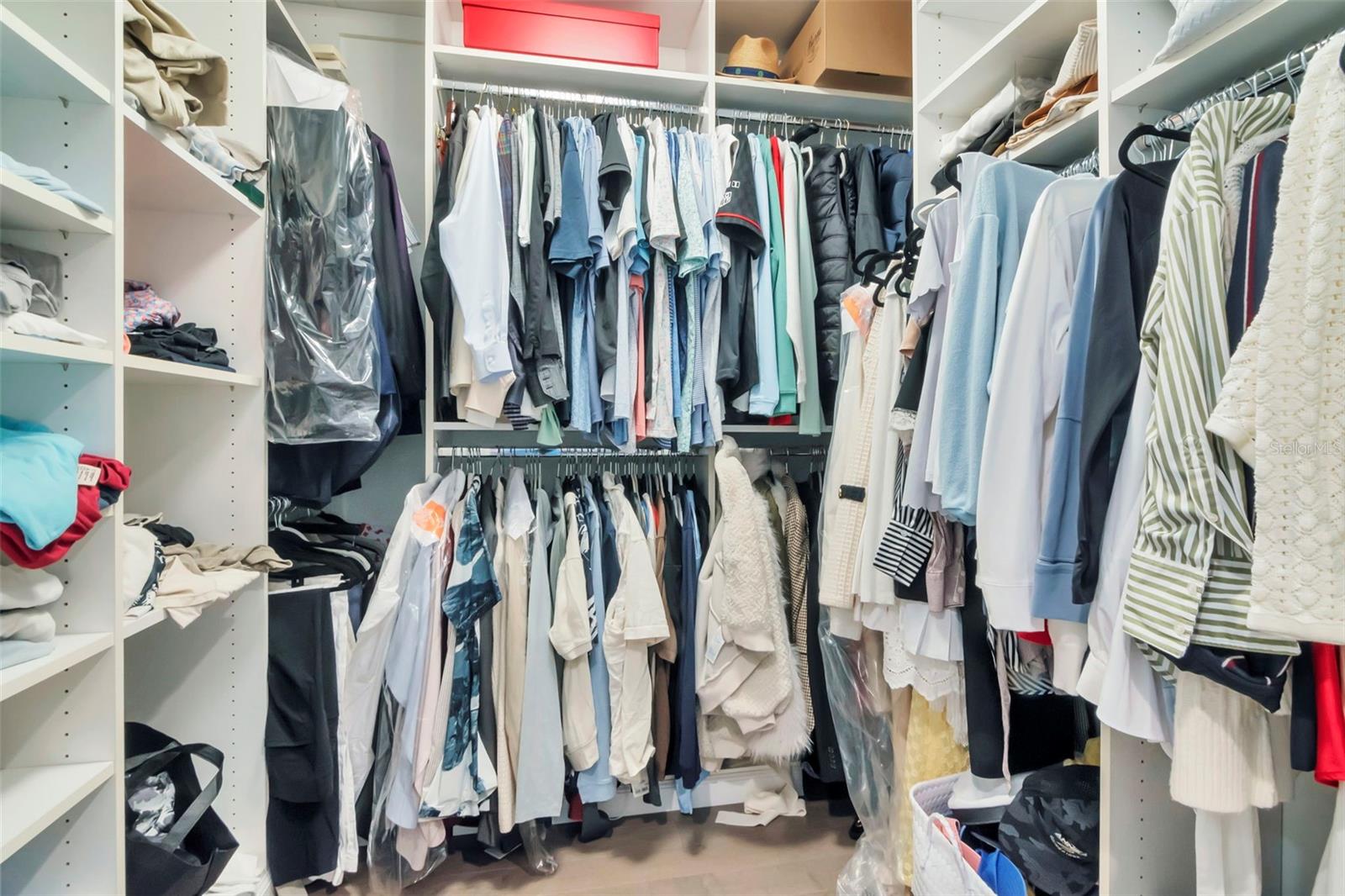 GRAND CENTRAL AT KENNEDY RESID - Residential Lease