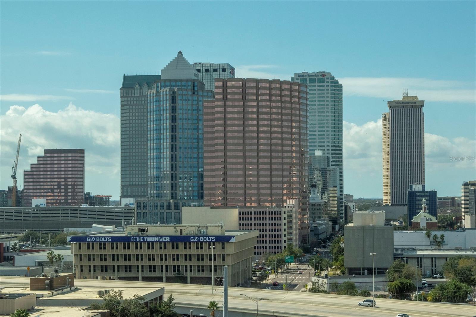 GRAND CENTRAL AT KENNEDY RESID - Residential Lease