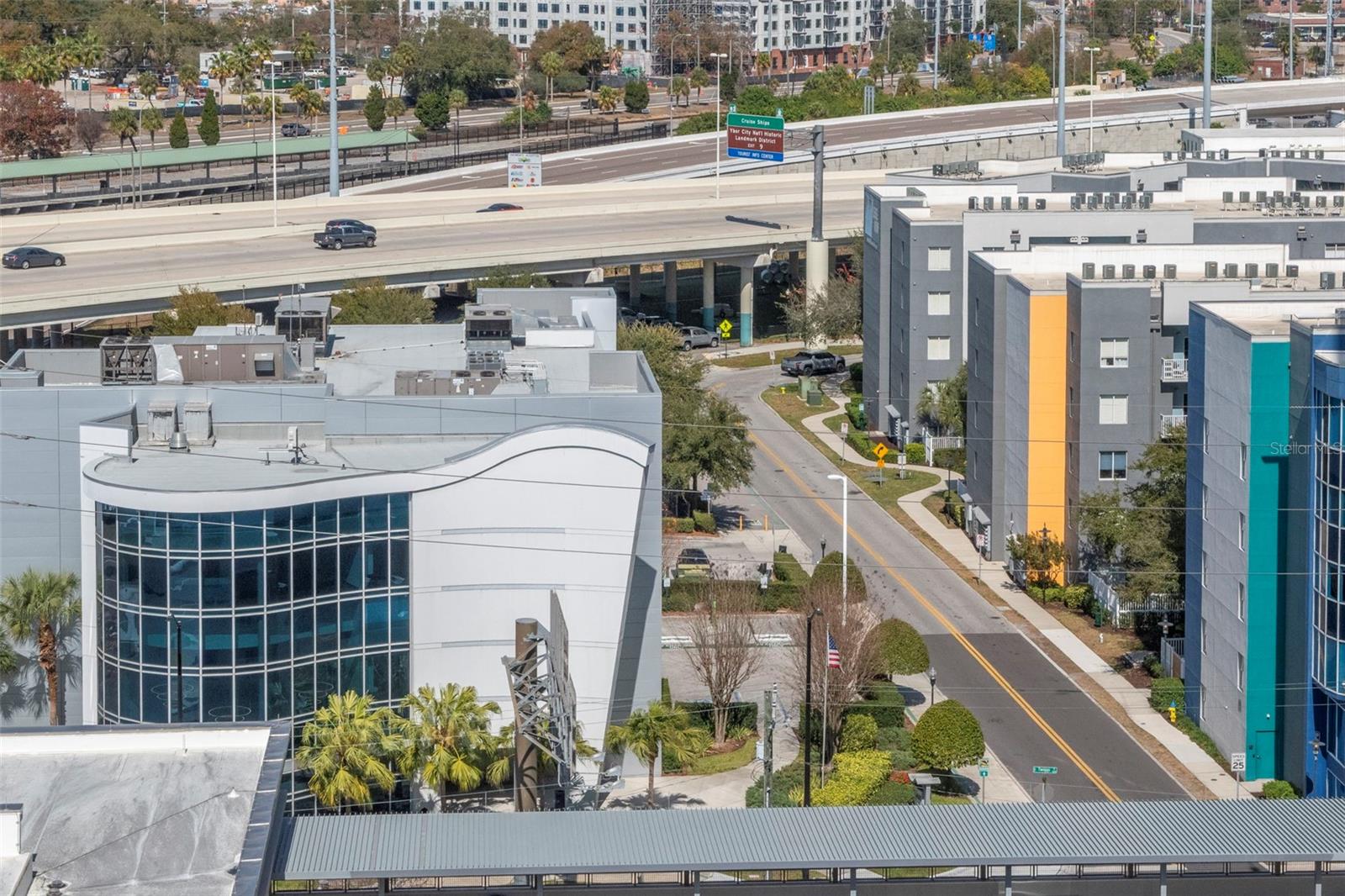 GRAND CENTRAL AT KENNEDY RESID - Residential Lease