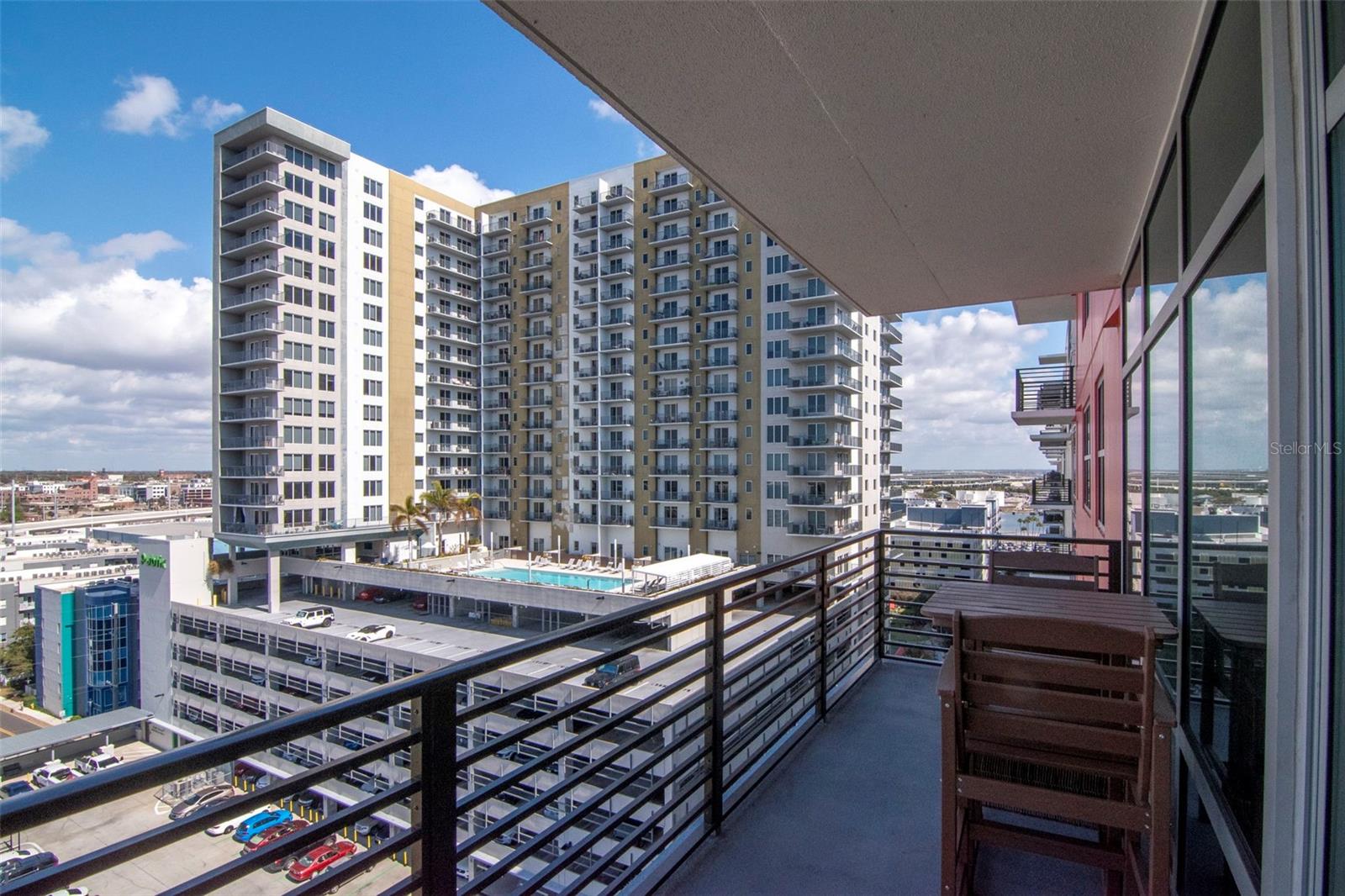 GRAND CENTRAL AT KENNEDY RESID - Residential Lease