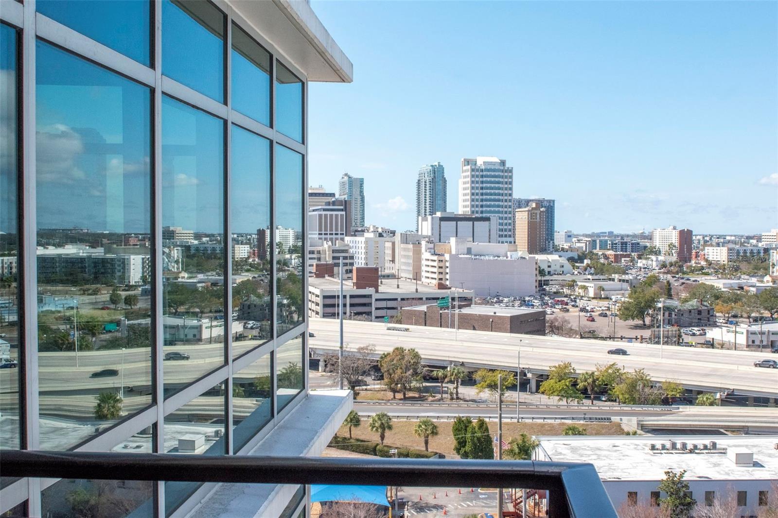 GRAND CENTRAL AT KENNEDY RESID - Residential Lease