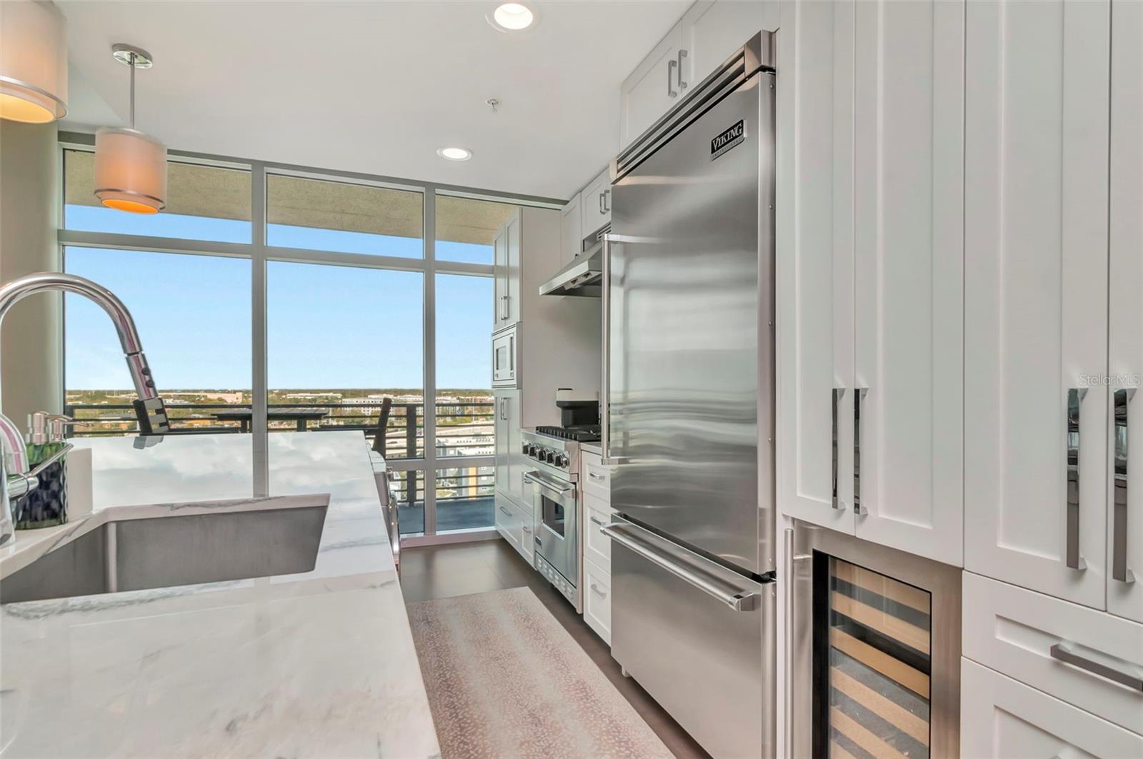 GRAND CENTRAL AT KENNEDY RESID - Residential Lease