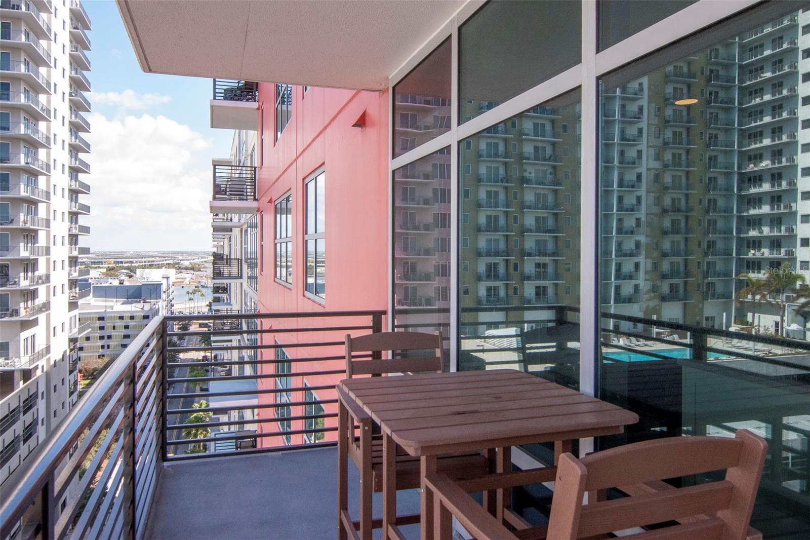 GRAND CENTRAL AT KENNEDY RESID - Residential Lease