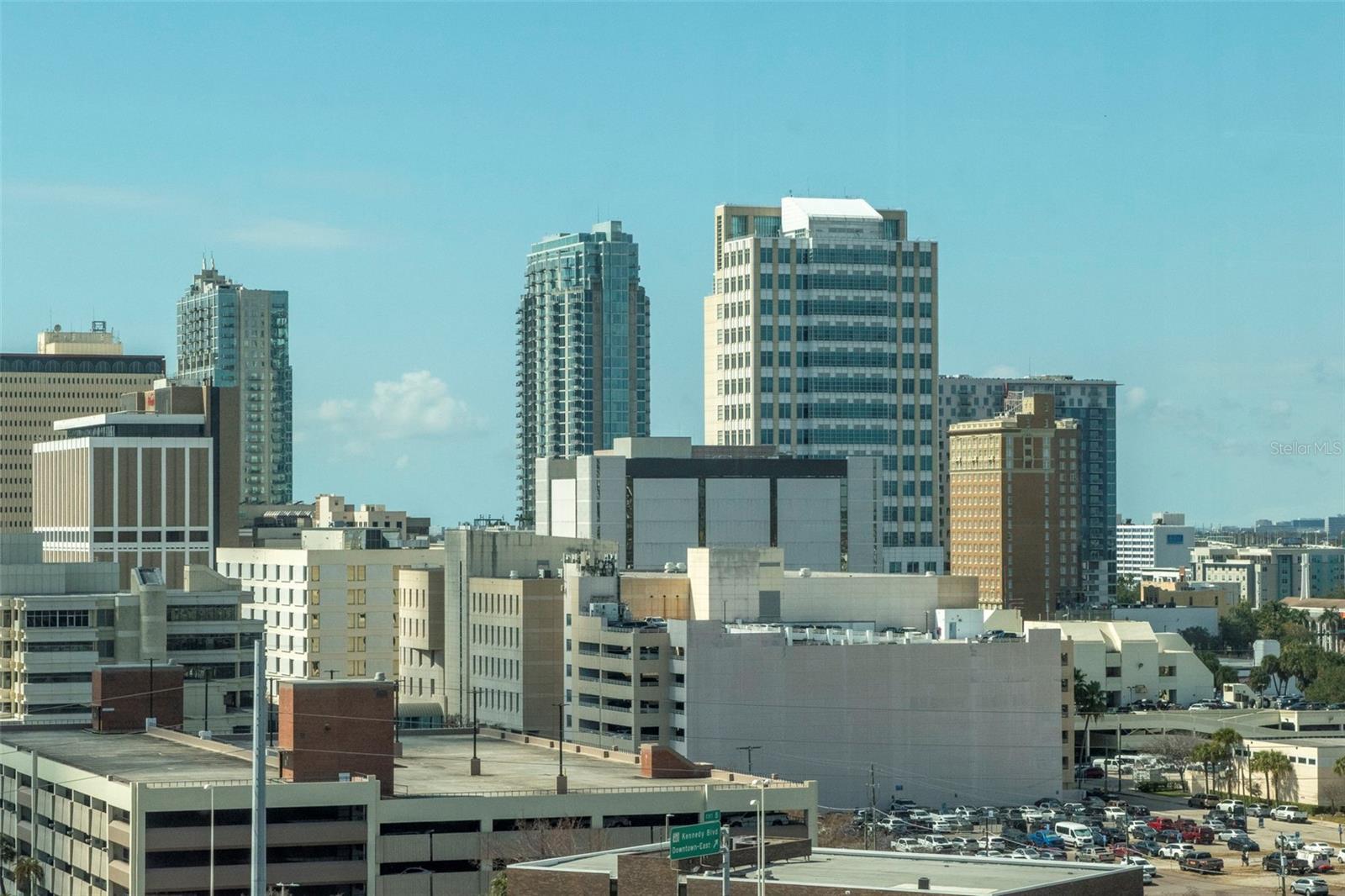 GRAND CENTRAL AT KENNEDY RESID - Residential Lease