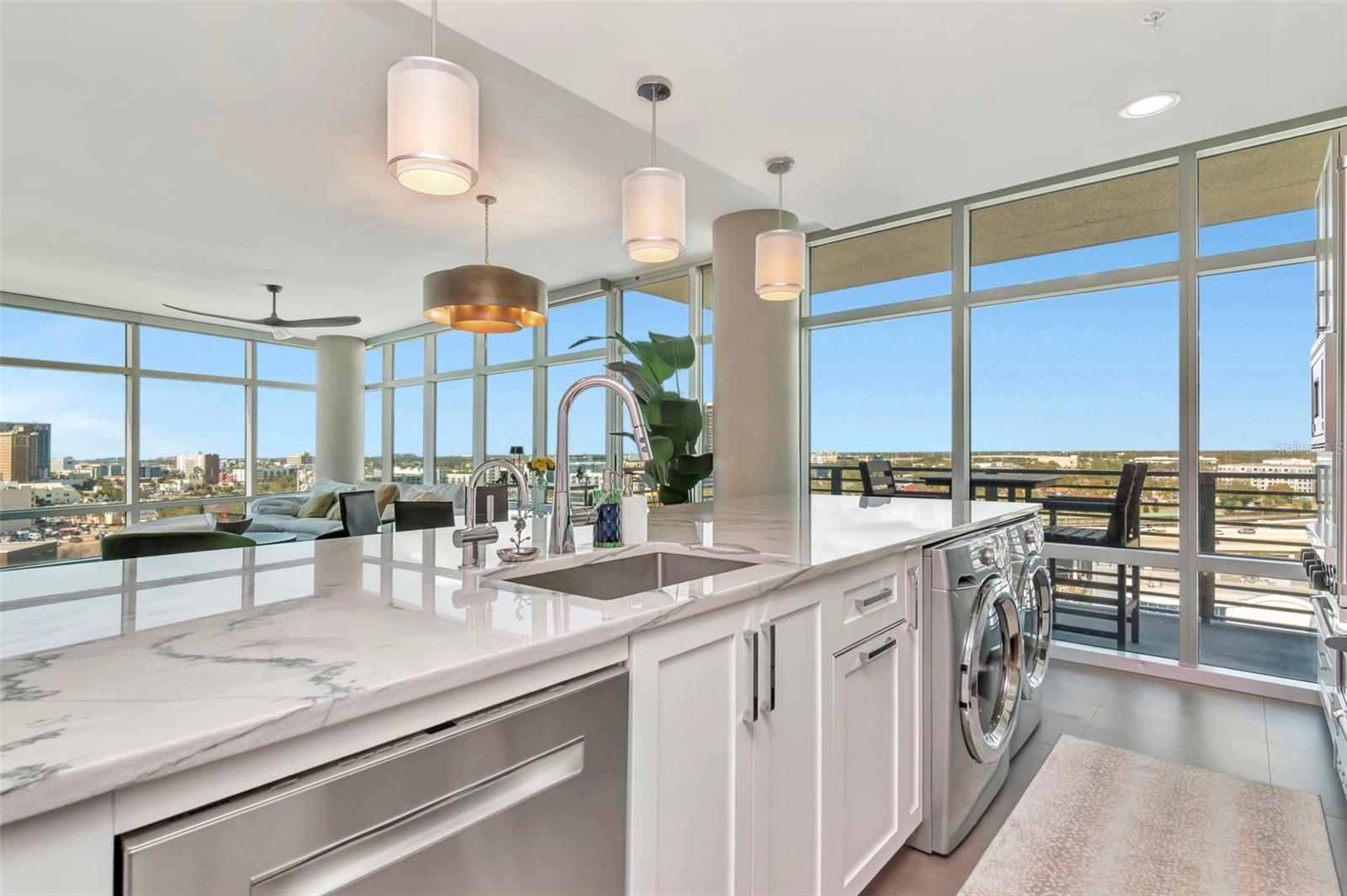 GRAND CENTRAL AT KENNEDY RESID - Residential Lease