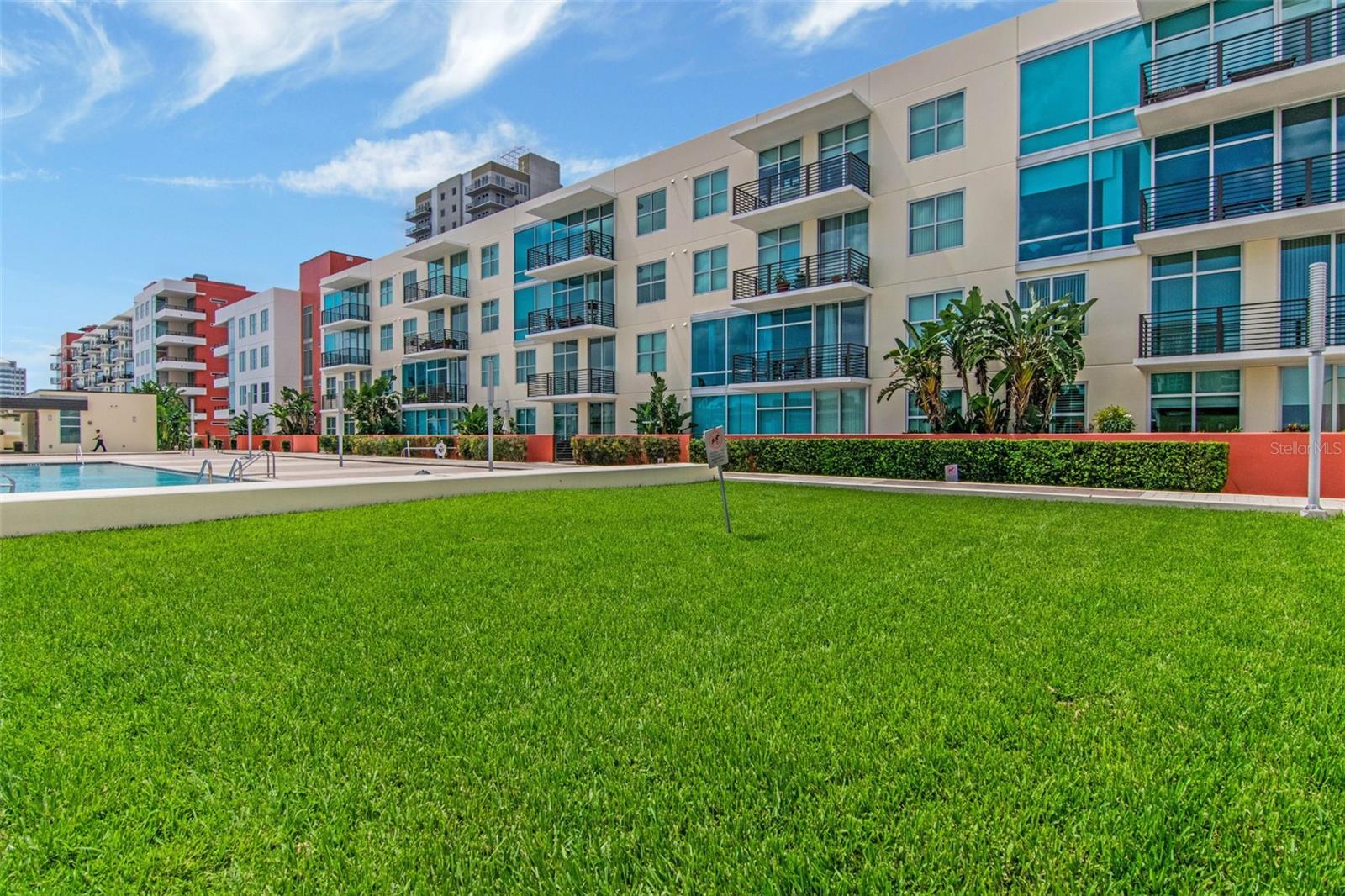 GRAND CENTRAL AT KENNEDY RESID - Residential Lease