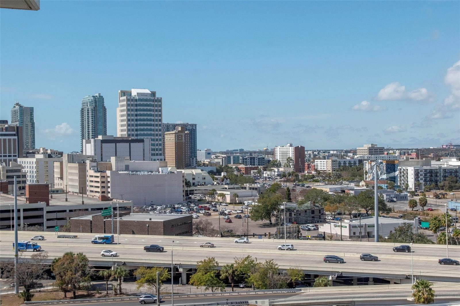 GRAND CENTRAL AT KENNEDY RESID - Residential Lease