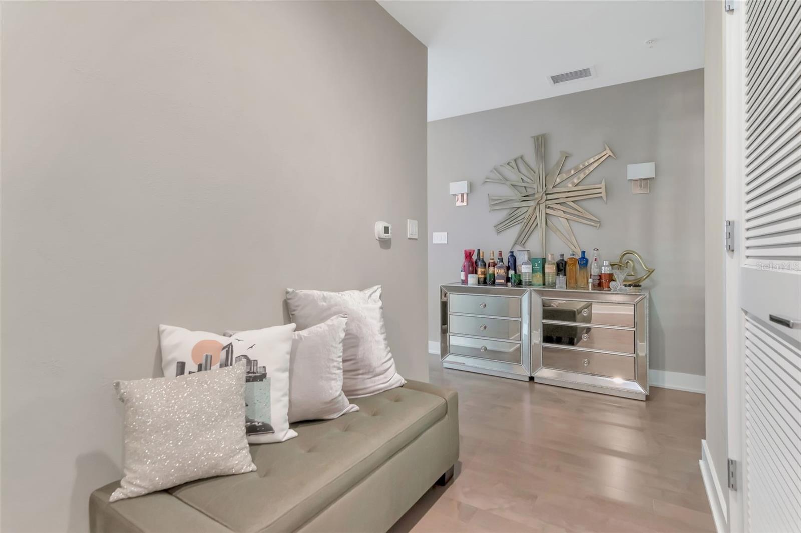 GRAND CENTRAL AT KENNEDY RESID - Residential Lease