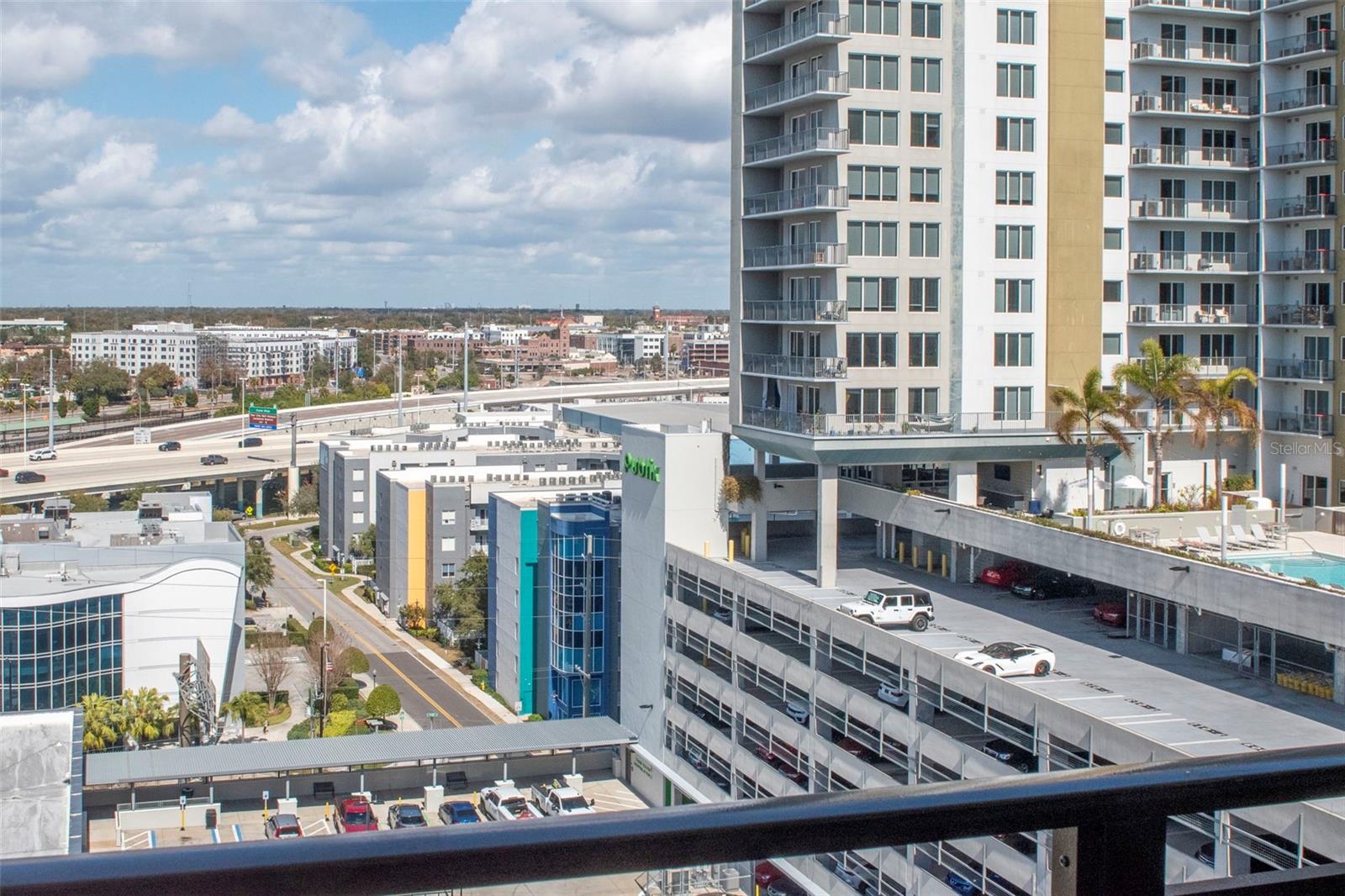 GRAND CENTRAL AT KENNEDY RESID - Residential Lease