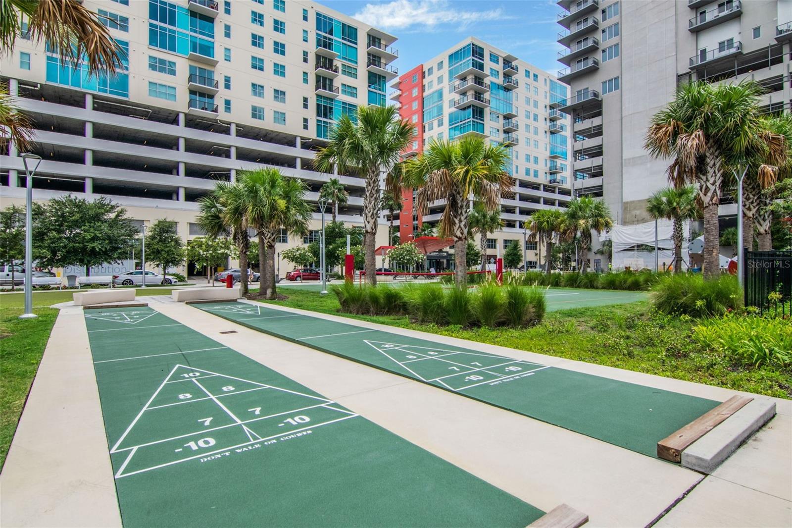 GRAND CENTRAL AT KENNEDY RESID - Residential Lease