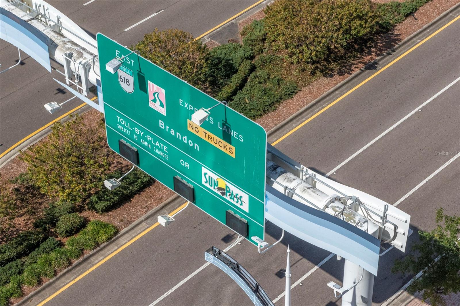 GRAND CENTRAL AT KENNEDY RESID - Residential Lease