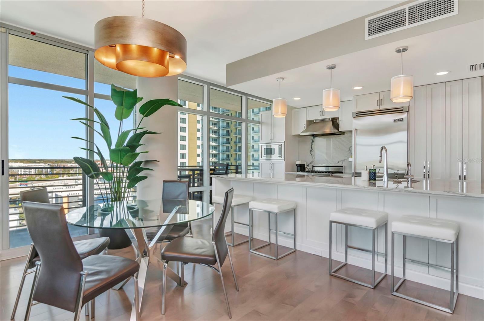 GRAND CENTRAL AT KENNEDY RESID - Residential Lease