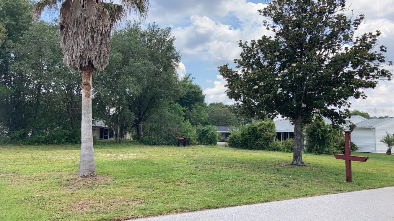Introducing a remarkable opportunity in Oak Run Country Club. This is one of, if not the only vacant lots in the community available for building your dream home. This desirable property, situated in neighborhood 1 of the gated community, offers dimensions of 82 x 82 sq ft. The estimated home size is about 1,500 sq ft, providing the perfect canvas to create a home that suits your unique needs. An exceptional lifestyle is offered by Oak Run Country Club, where an array of amenities awaits. Enjoy an 18-hole golf course, 65 pools (including a heated indoor pool), and 65 Jacuzzis. Two expansive dance halls provide dining and social activities. The recently renovated restaurant offers delightful culinary experiences. Convenience is key, with the property's location near highways 200 and 484, providing easy access to surrounding areas and amenities. Oak Run Country Club also offers free weekly movie screenings, regular live performances, and a vibrant community atmosphere.
- Original home was destroyed in a fire Oct 2021.