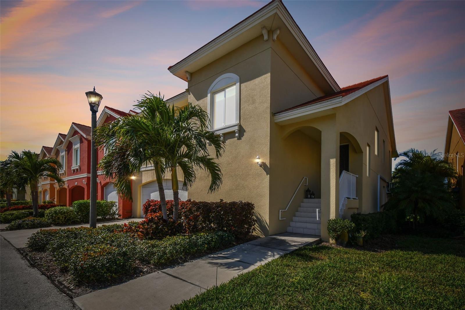 18 FRANKLIN COURT S D