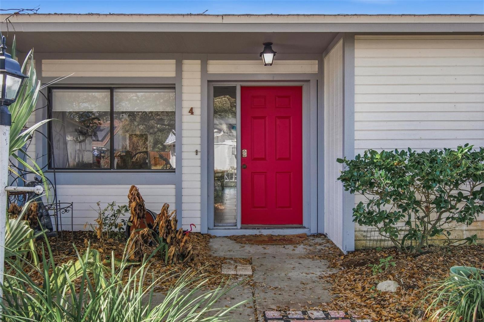 4 CORAL REEF COURT S