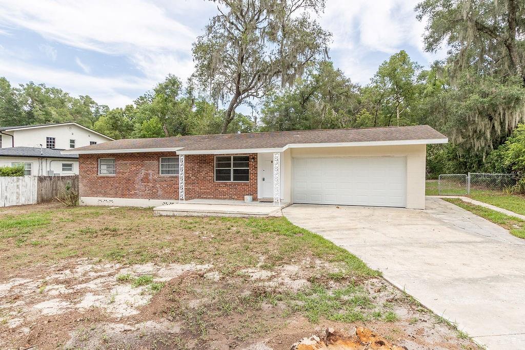 Well-kept 3-bedroom 1.5-bathroom home that is centrally located near shopping, medical, grocery, schools and more!! Come check out this home before it's gone. *All info to be verified by tenant*