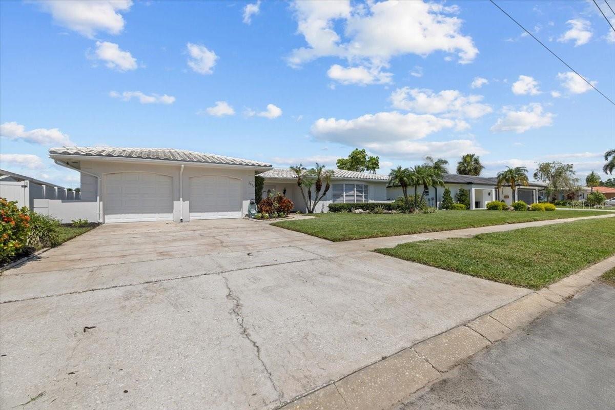 3932 DORAL DRIVE