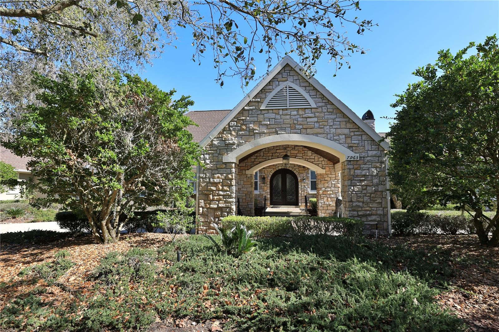 COUNTRY CLUB/OCALA UN 02 - Residential