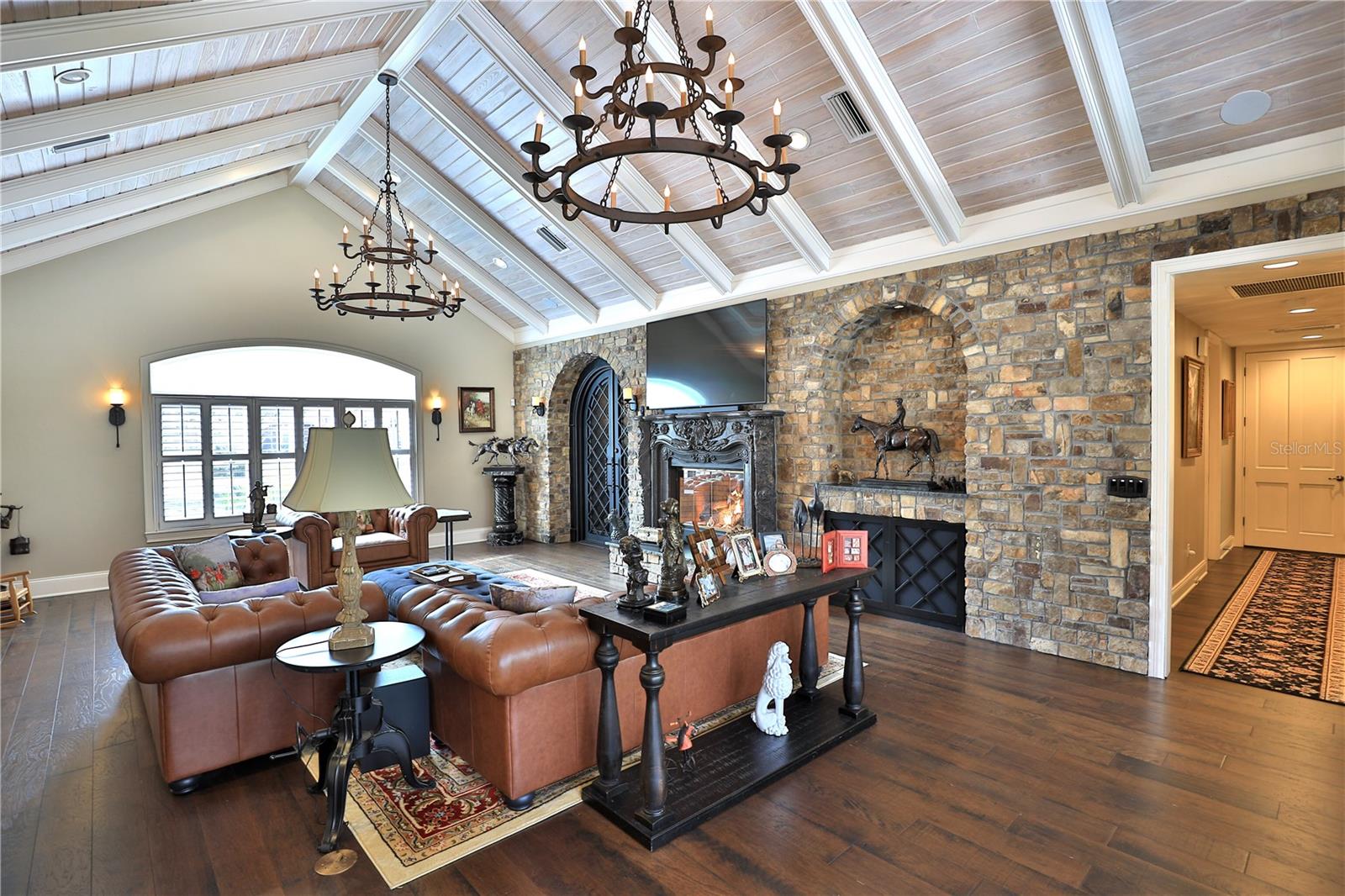 COUNTRY CLUB/OCALA UN 02 - Residential