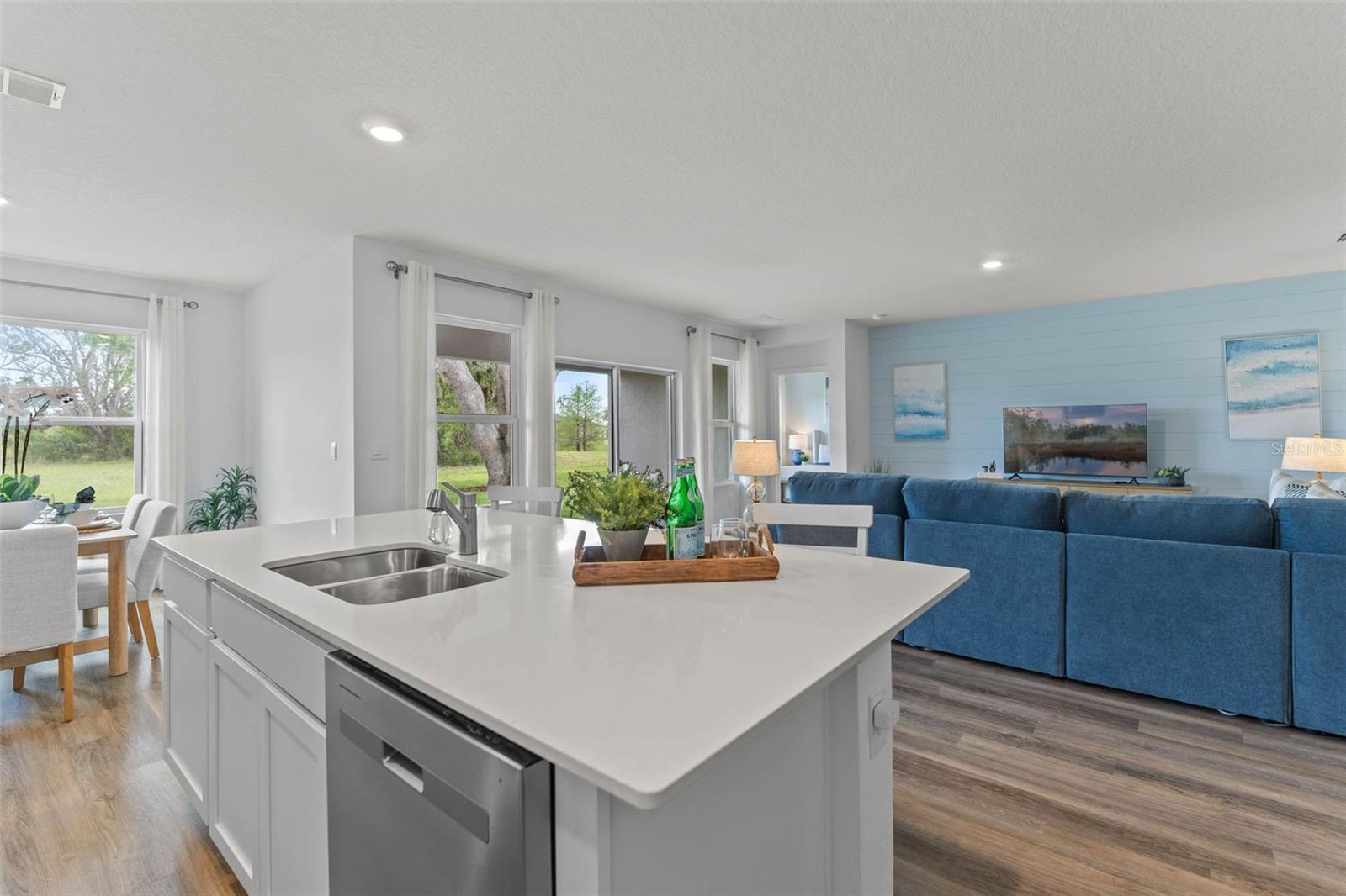 FOUNTAIN VIEW - Residential