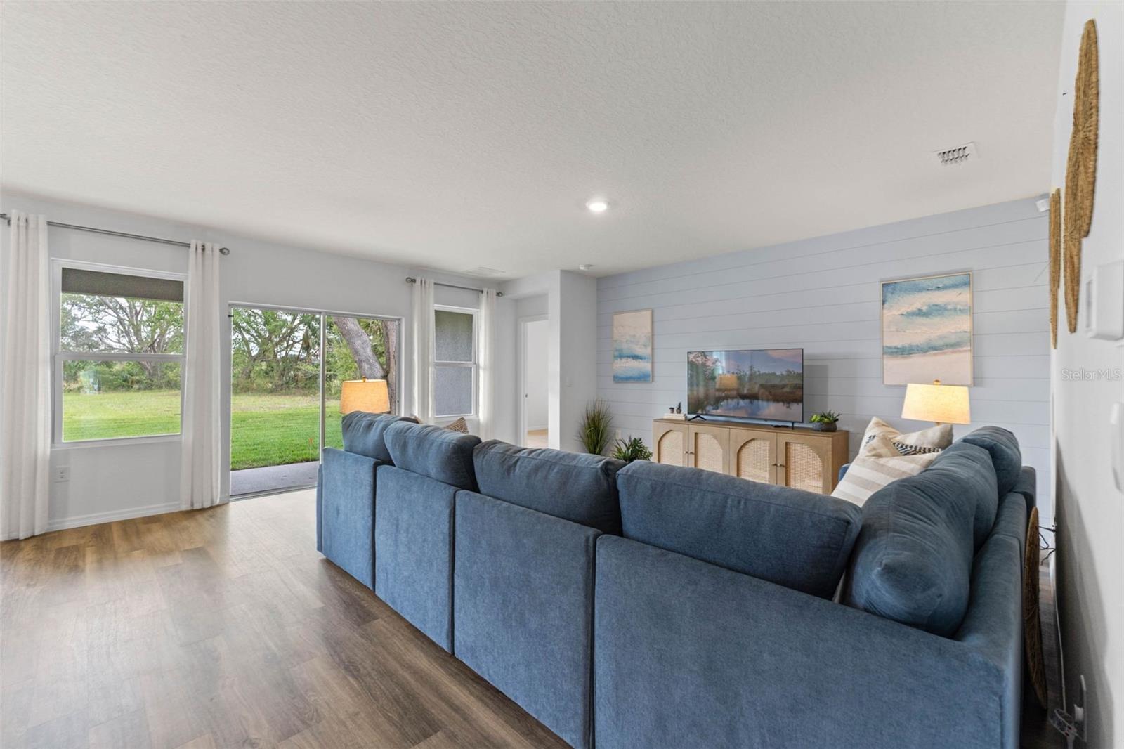 FOUNTAIN VIEW - Residential