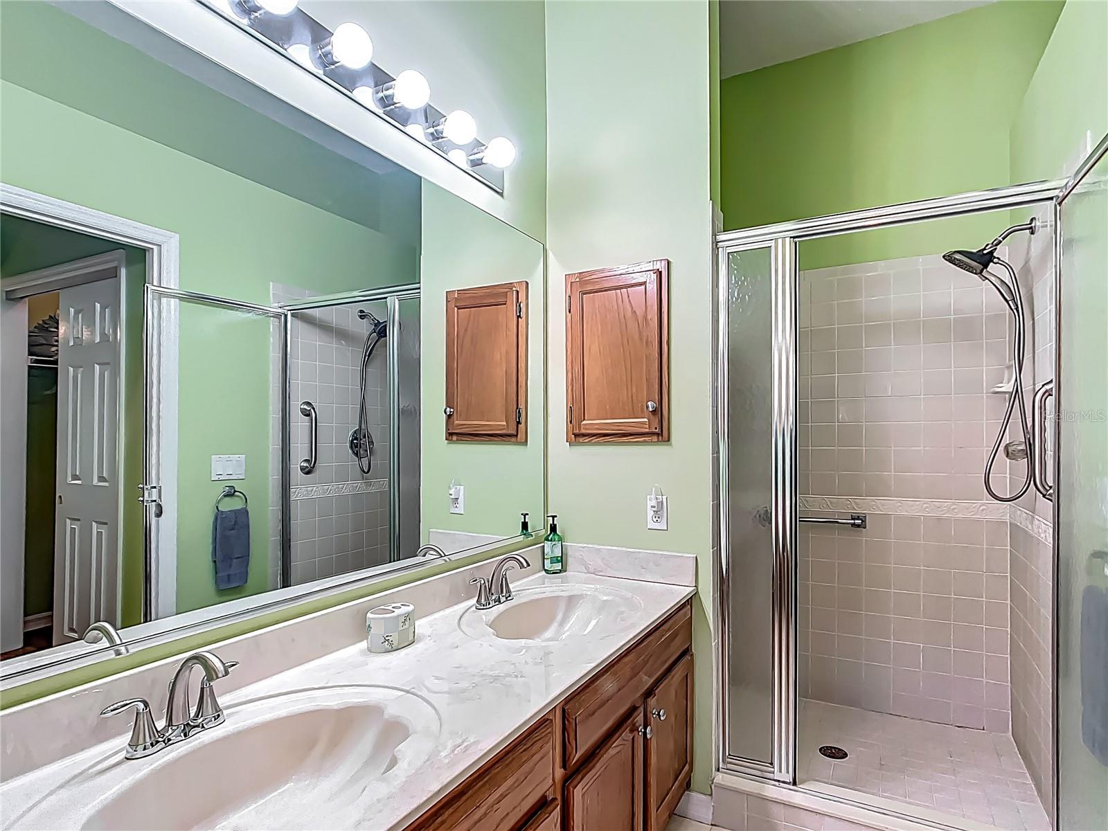 LADY LAKE ORANGE BLOSSOM GARDENS UNIT 19 - Residential
